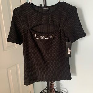 NWT Bebe cutout front Tee, size M, honeycomb fabric, rhinestone Bebe logo